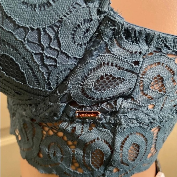 Victoria’s secrets push-up Bra Medium - Picture 4 of 4